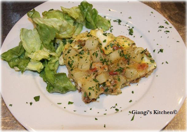 potatoes-bacon-omelette-ready-to-eat.-copyJPG-8x6.JPG