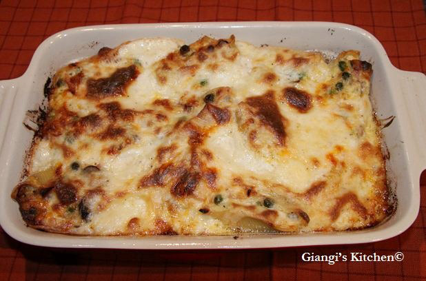 Stuffed-Shells-out-of-the-oven.-copyJPG-8x6.JPG