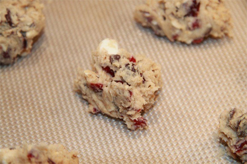 dried cranberries chocolate chip cookies
