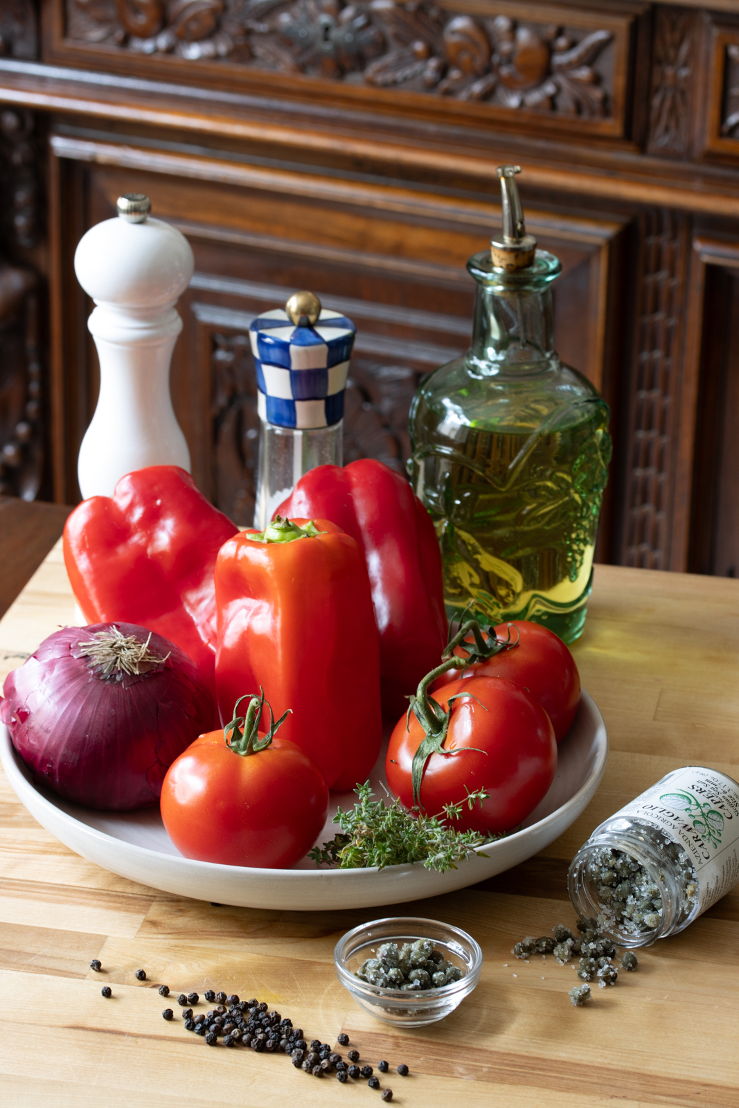 red peppers, tomato salad ingredients