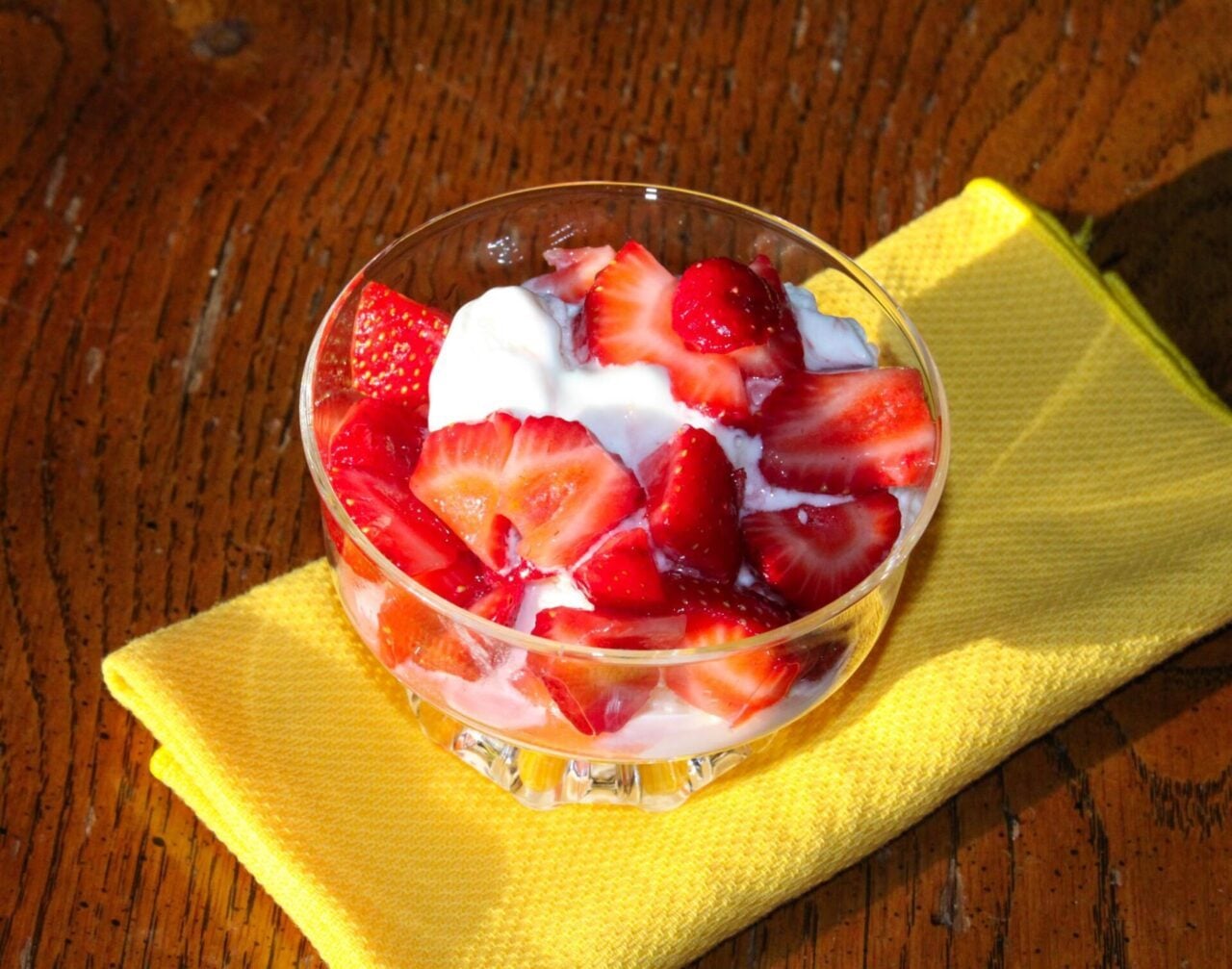 Strawberries with Vanilla Ice Cream Strawberries with Vanilla Ice Cream