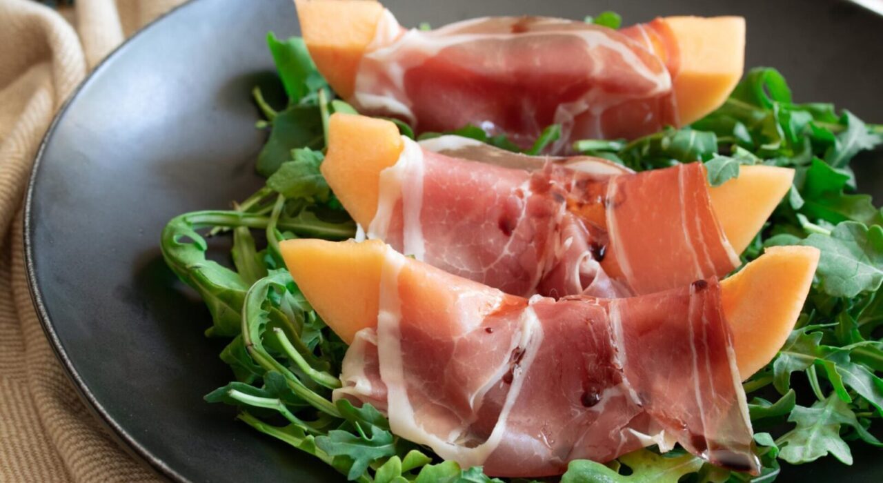 Cantaloupe with Prosciutto Cantaloupe and prosciutto