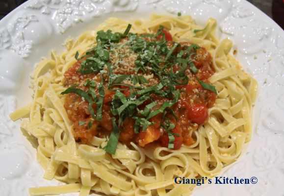 Linguine with Fresh Tomato Sauce