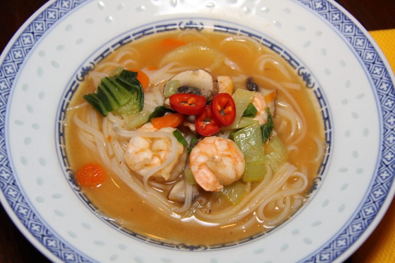 Pad Thai with Shrimp and Vegetables