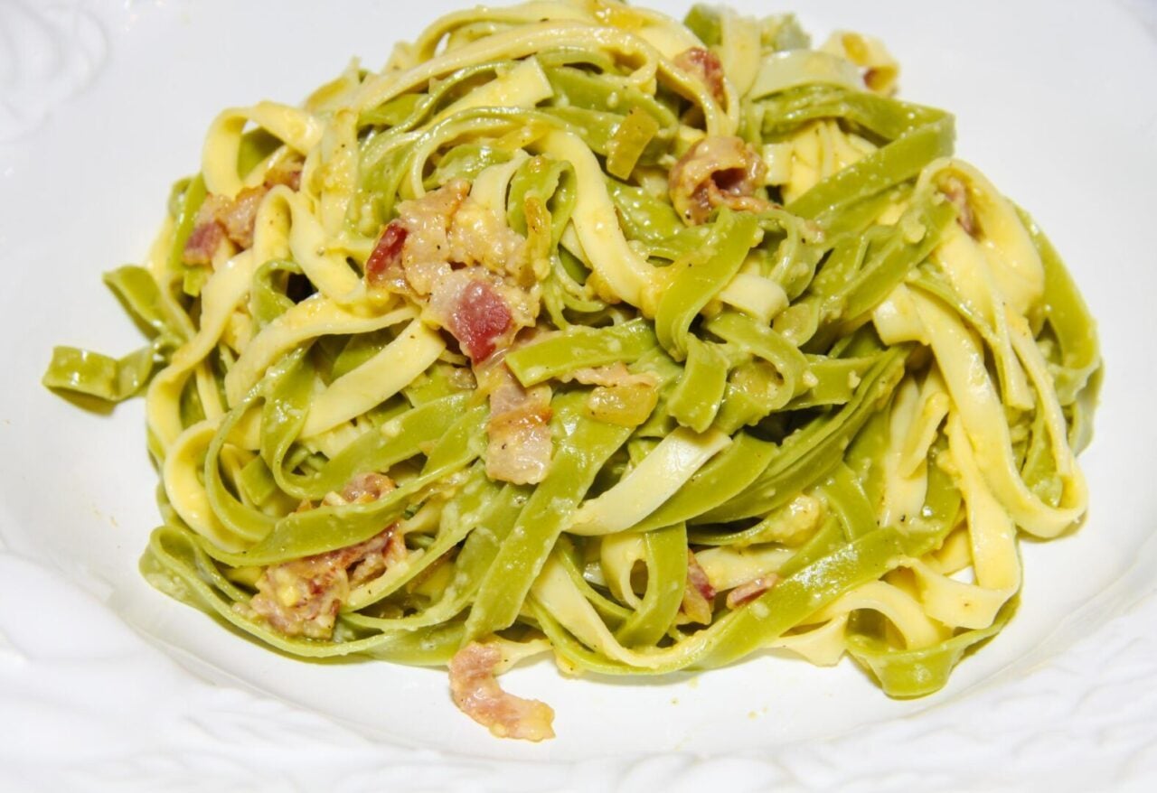 Fettuccine Paglia e Fieno Alla Carbonara