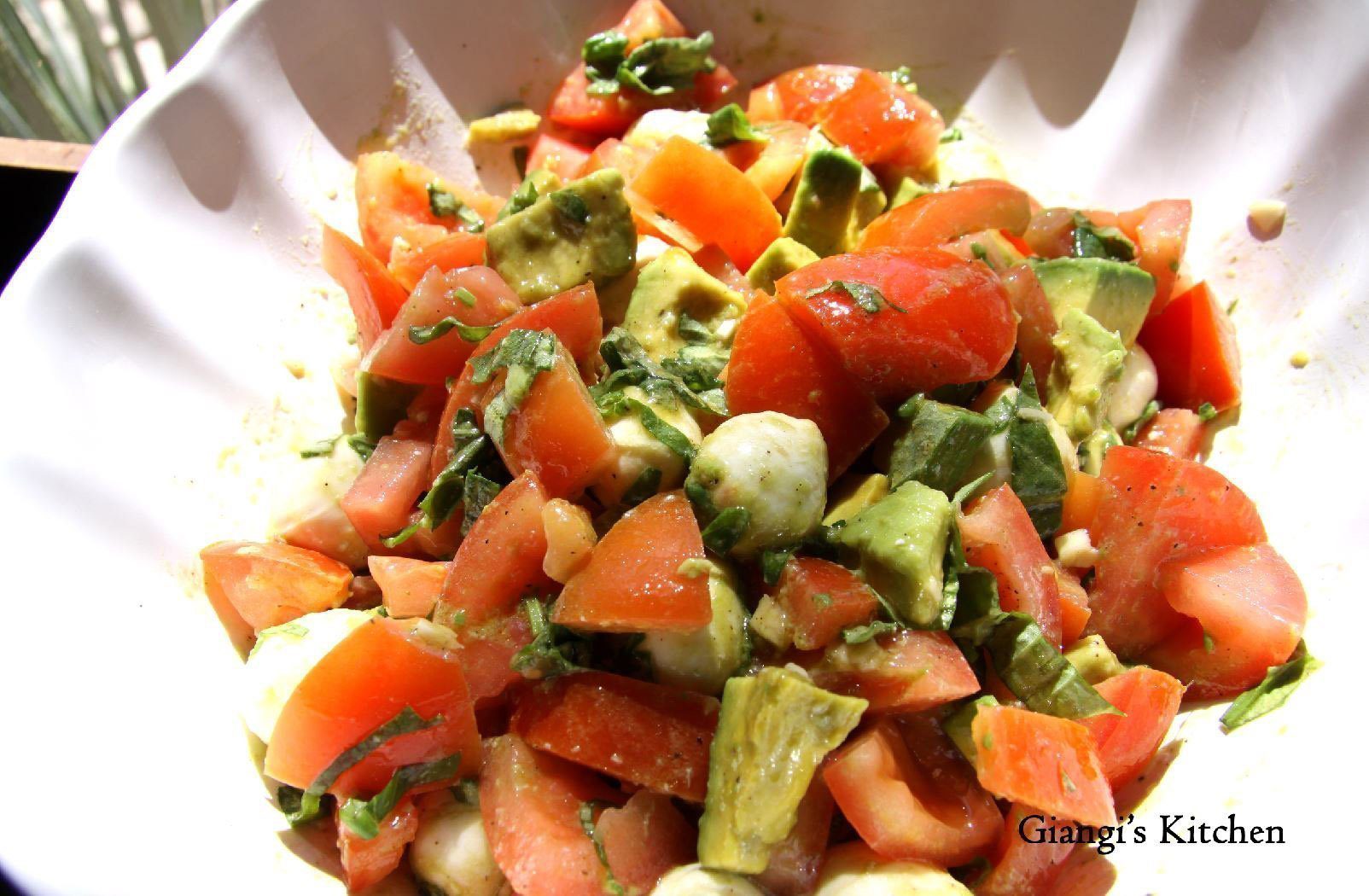 avocado, mozzarella and tomatoes with vinaigrette