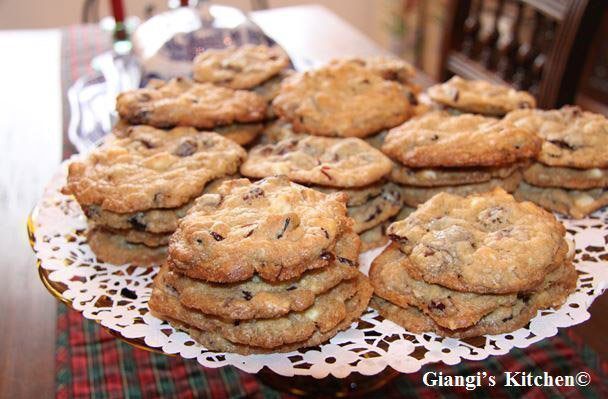 dried cranberry chocolate cookies