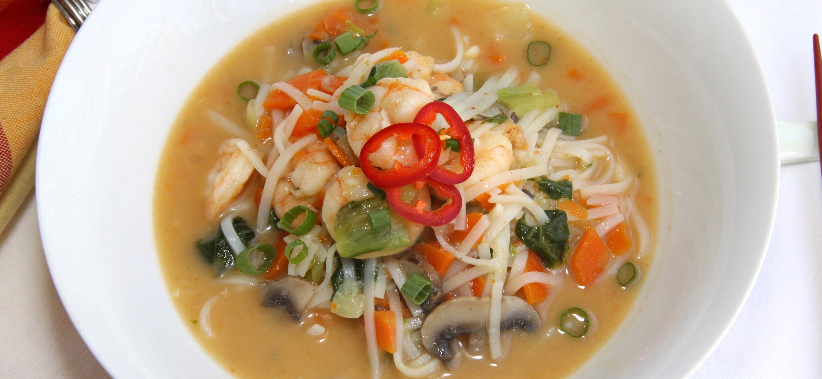 pad thai soup with shrimps and vegetables