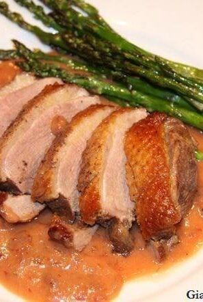 duck with dried crfanberries, tangerines and mascarpone sauce.