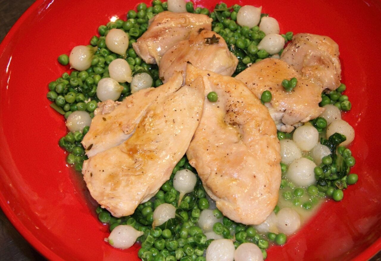 chicken with braised peas and onions