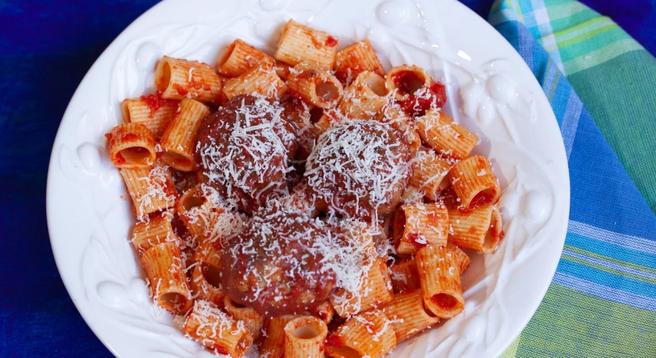 Ricotta Meatballs With Simple Tomato Sauce Ricotta Meatballs With Simple Tomato Sauce