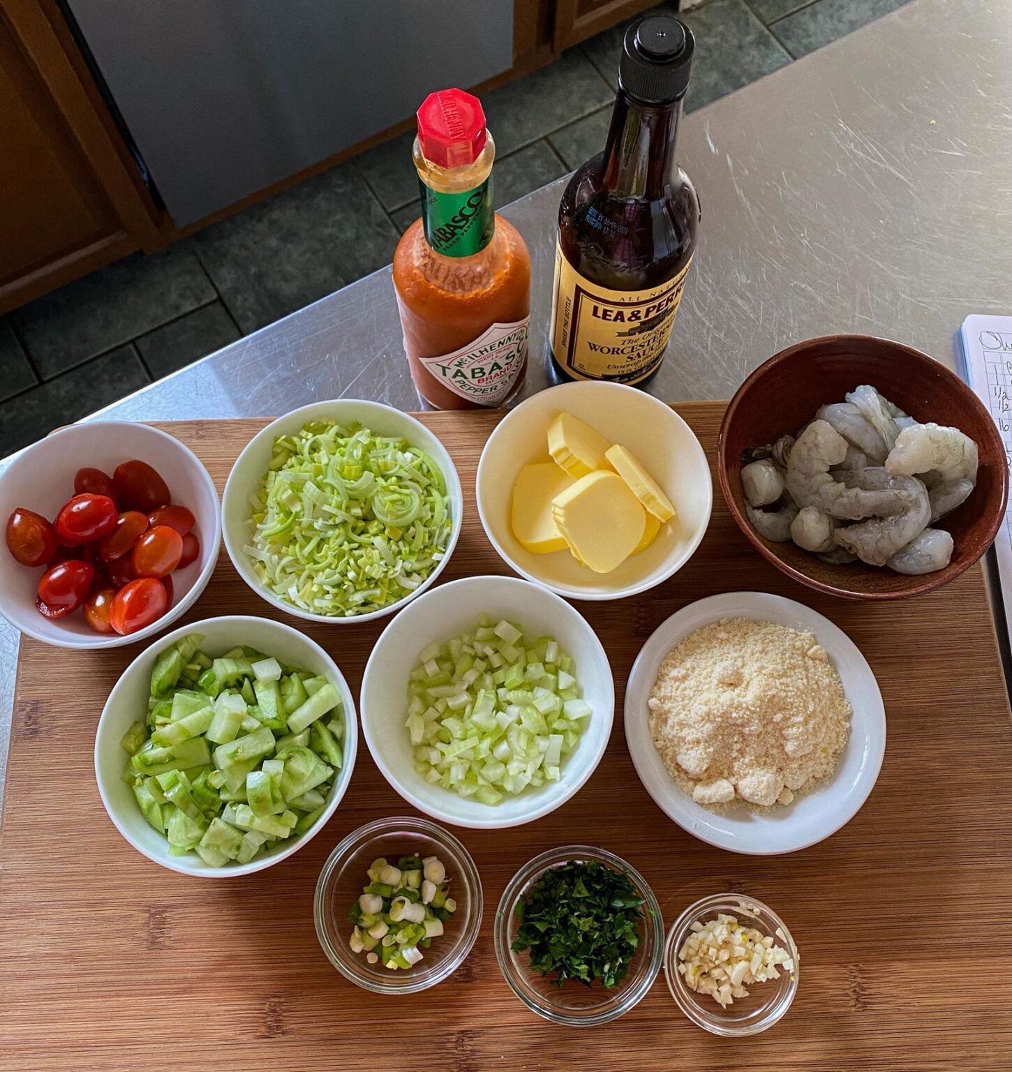 ingredients meeded to make shrimp and grits