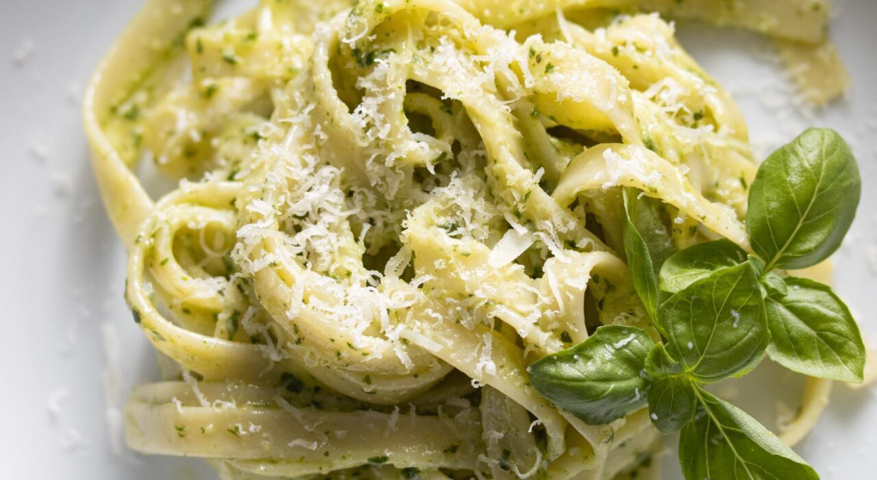 fettuccine al pesto genovese