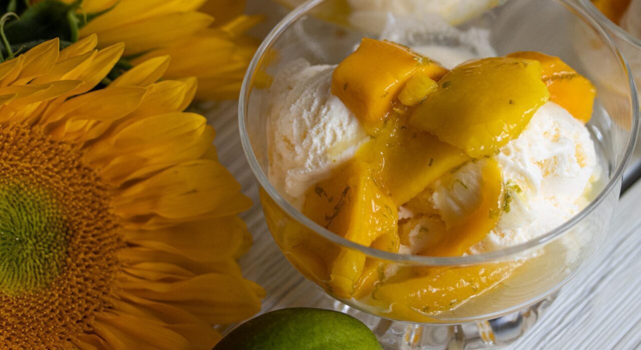 Mangoes With Rum And Vanilla Ice Cream Mangoes With Rum And Vanilla Ice Cream