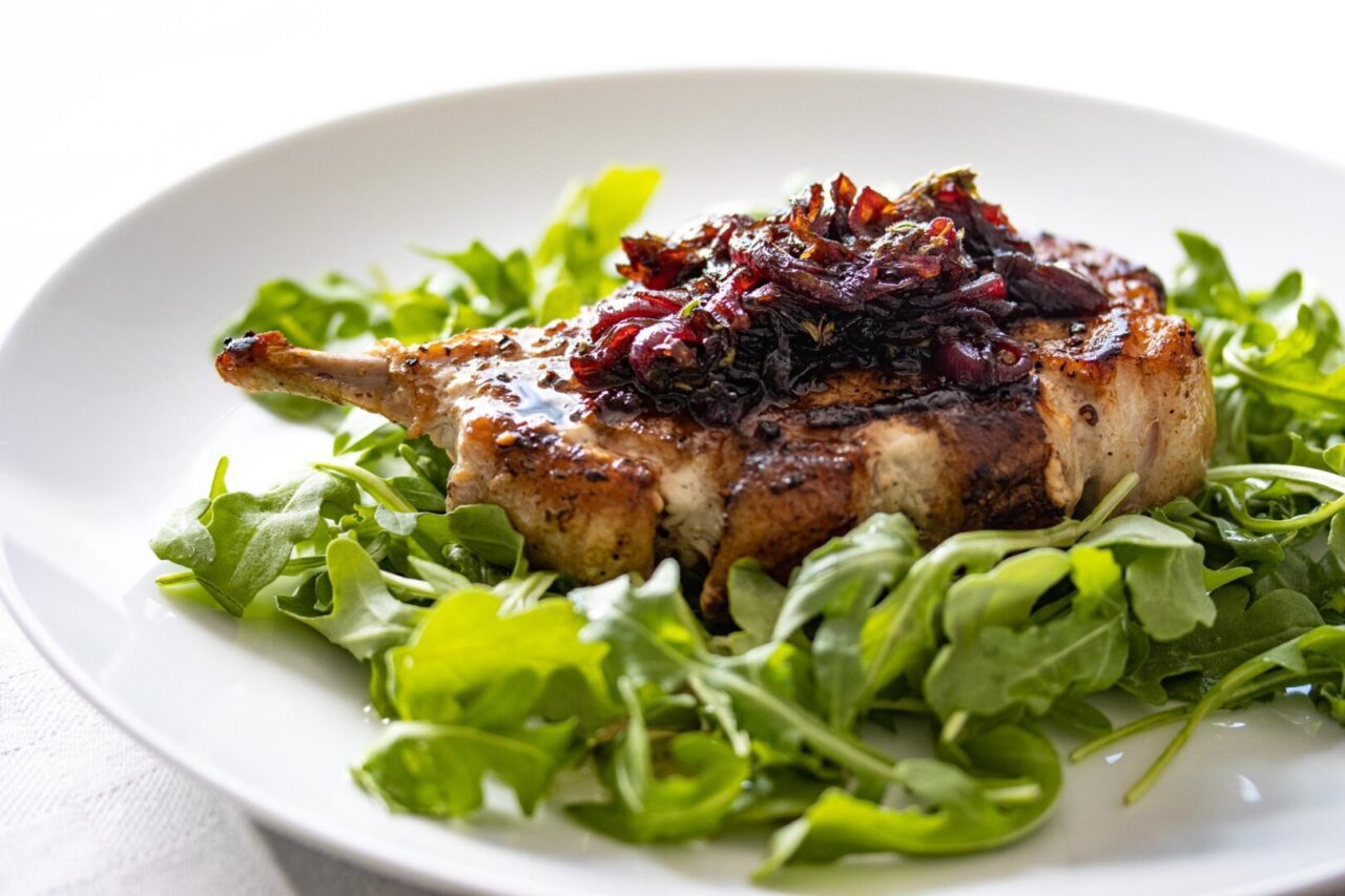 Pork chops with balsamic caramelized onions Pork chops with balsamic caramelized onions
