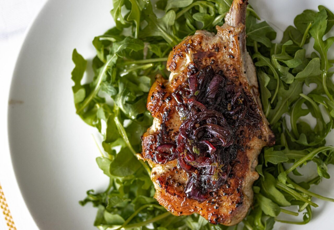 Pork chops with balsamic caramelized onions Pork chops with balsamic caramelized onions