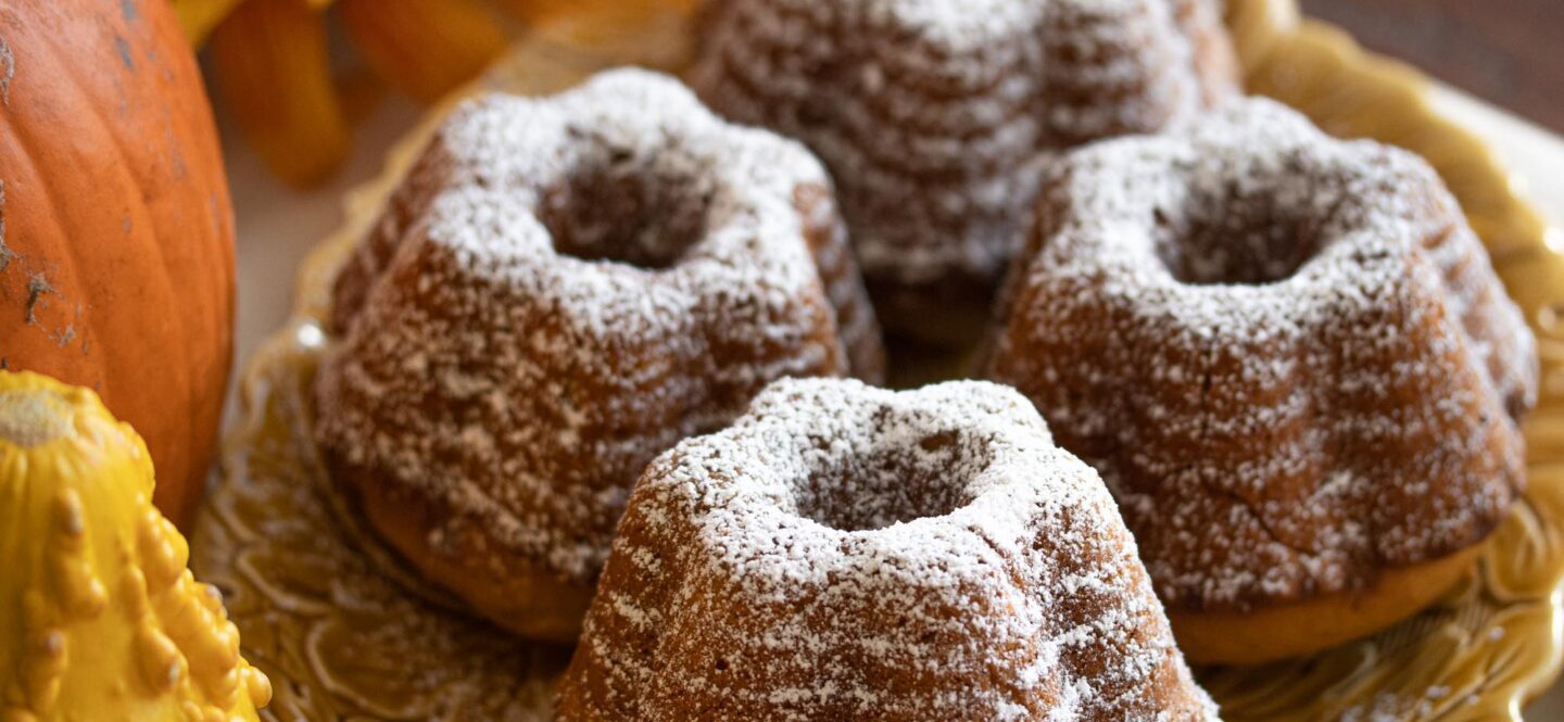 Miniature Pumpkin-Spice Bundt Cakes Miniature Pumpkin-Spice Bundt Cakes