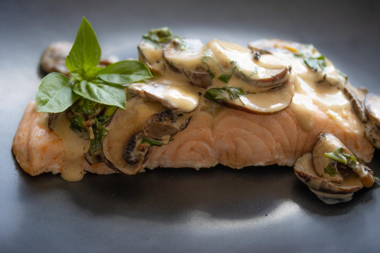 Salmon With Basil Mushroom Sauce Salmon With Basil Mushroom Sauce