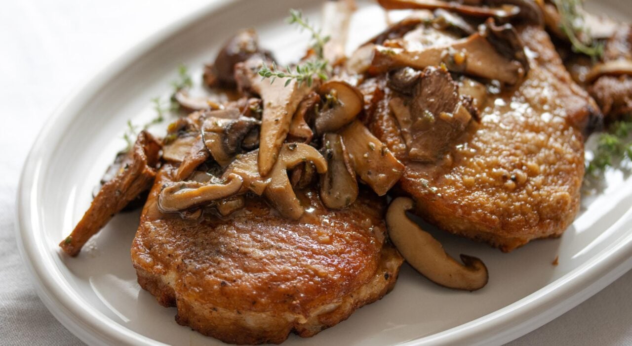 Pork Chops with Mushrooms ragout Pork Chops with Mushrooms ragout