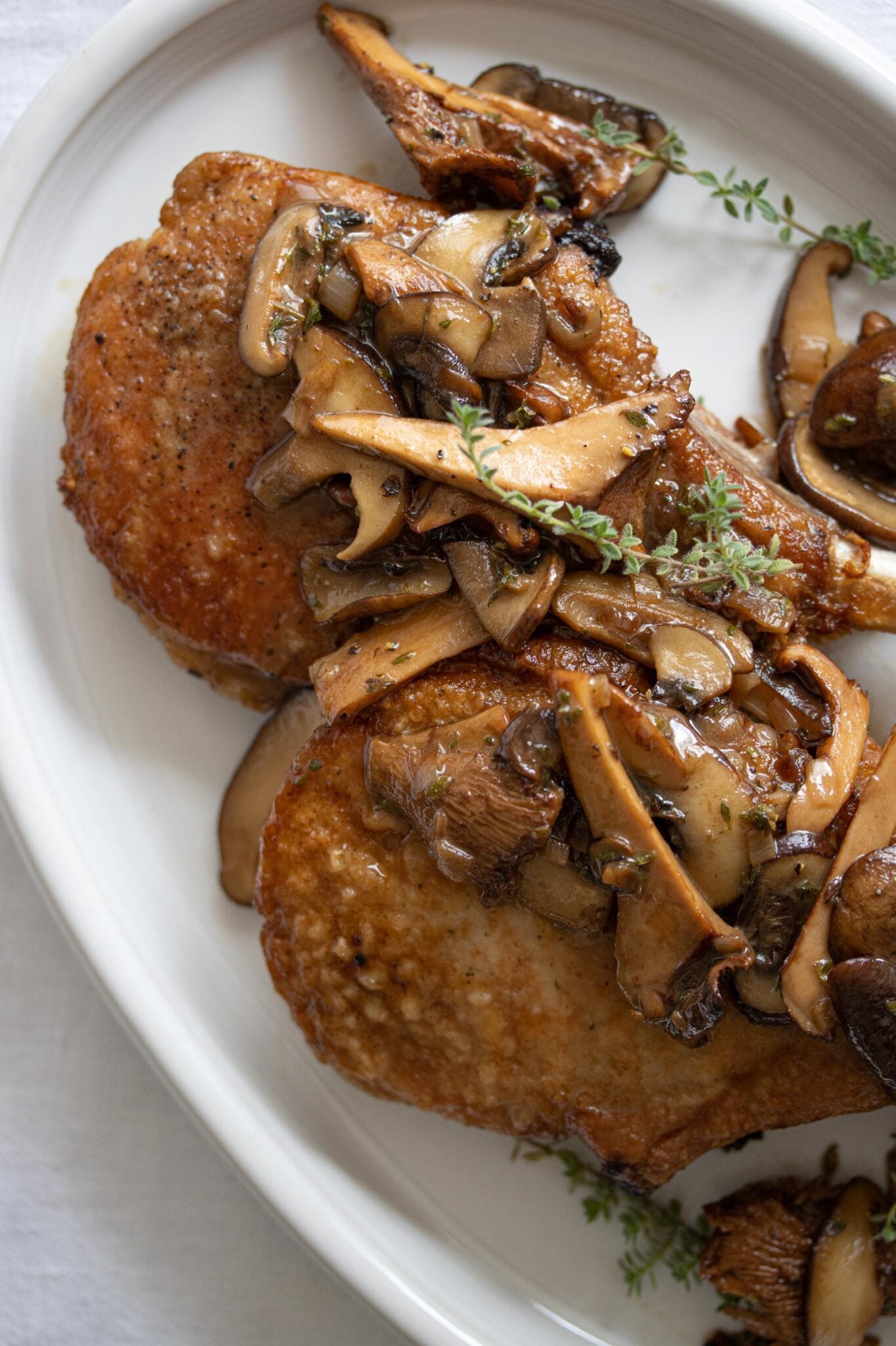 Pork Chops with Mushrooms ragout Pork Chops with Mushrooms ragout