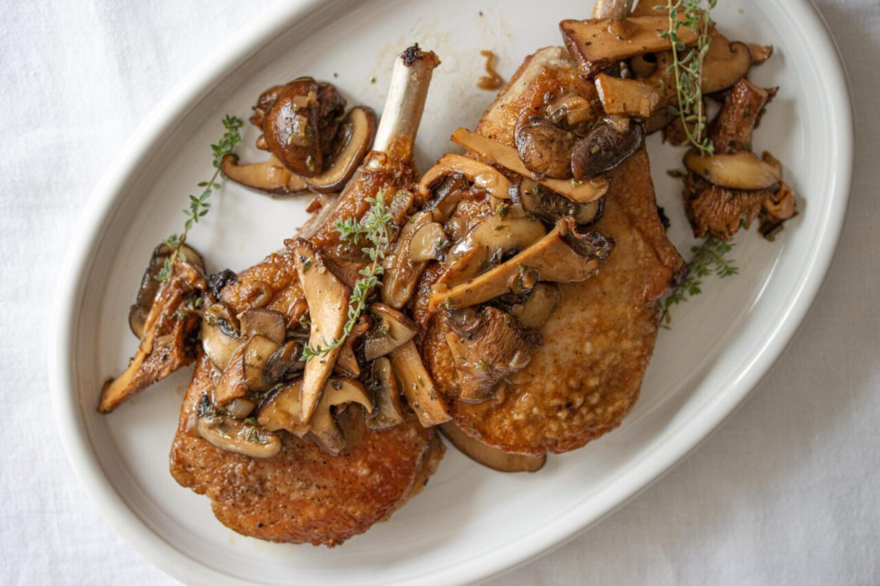 Pork Chops with Mushrooms ragout Pork Chops with Mushrooms ragout