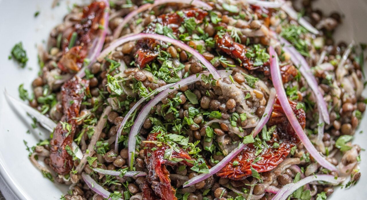 lentils with sun-dried tomatoes, onion and fresh herbs