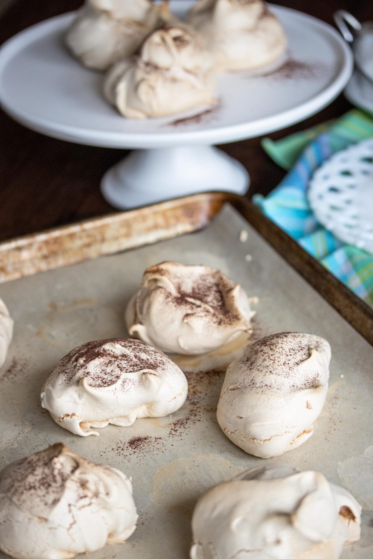 Meringues with Cocoa Powder