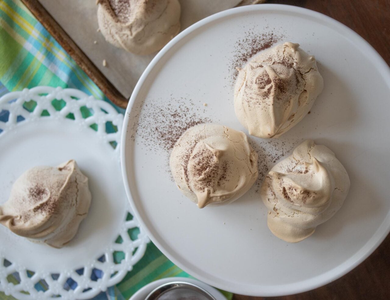 Meringues with Cocoa Powder Meringues with Cocoa Powder