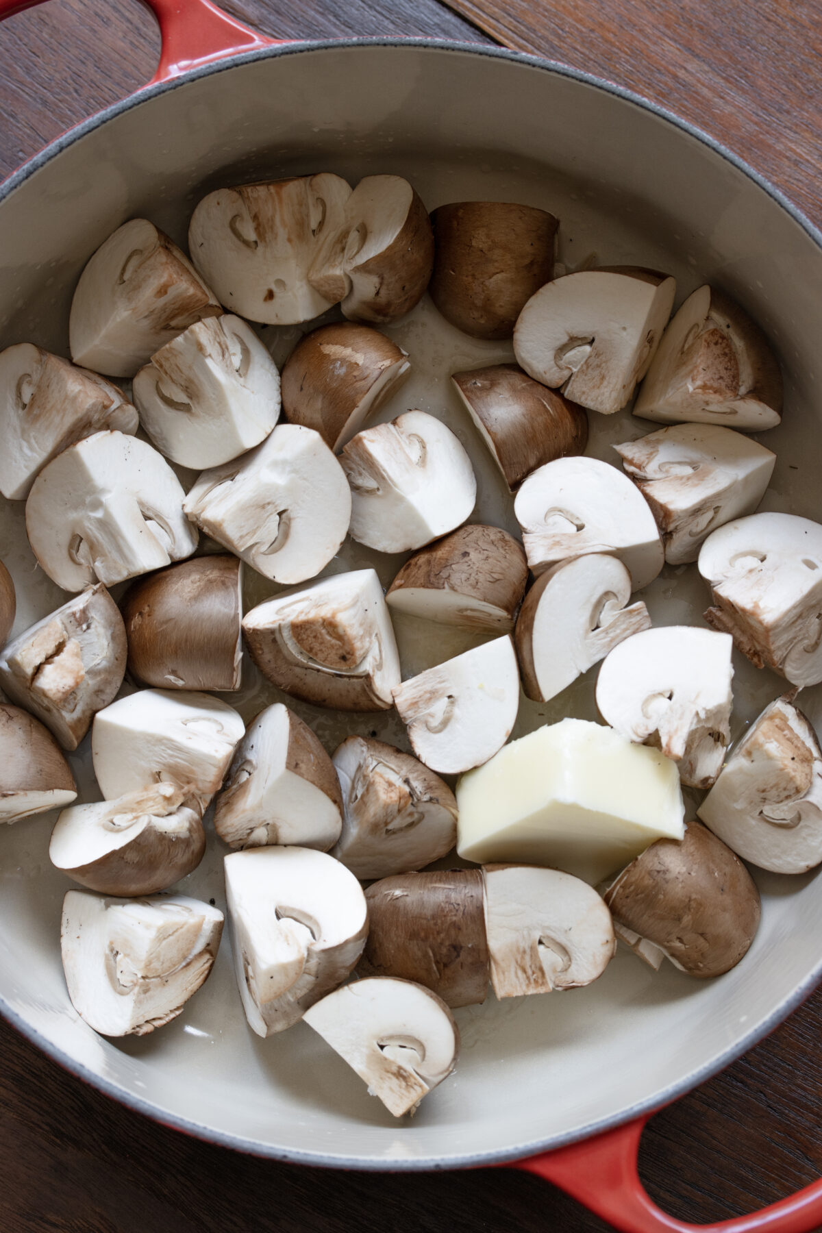 Place the lemon juice, butter, and mushrooms in a separate saucepan and cook the mushrooms until they soften.
