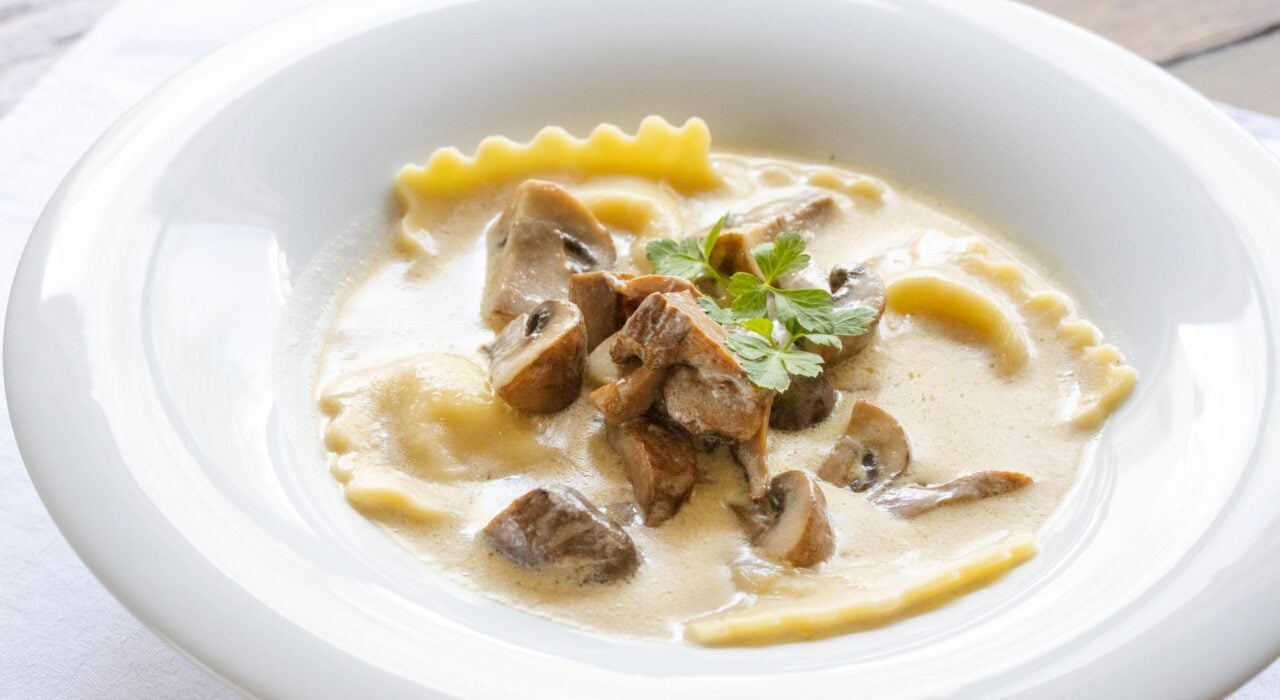 Ravioli with mushrooms and cream Ravioli with mushrooms and cream