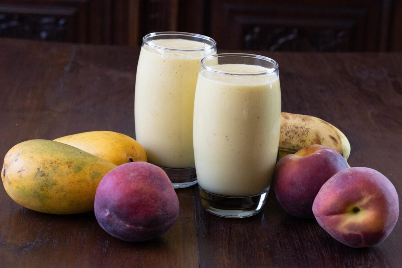 Frullato di Frutta - Italian Fruit Smoothie Frullato di Frutta - Italian Fruit Smoothie