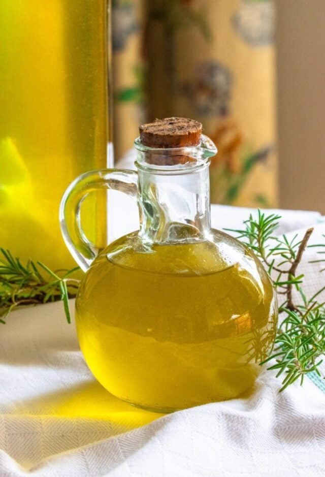 Rosemary Infused Olive Oil Recipe | Giangi's Kitchen