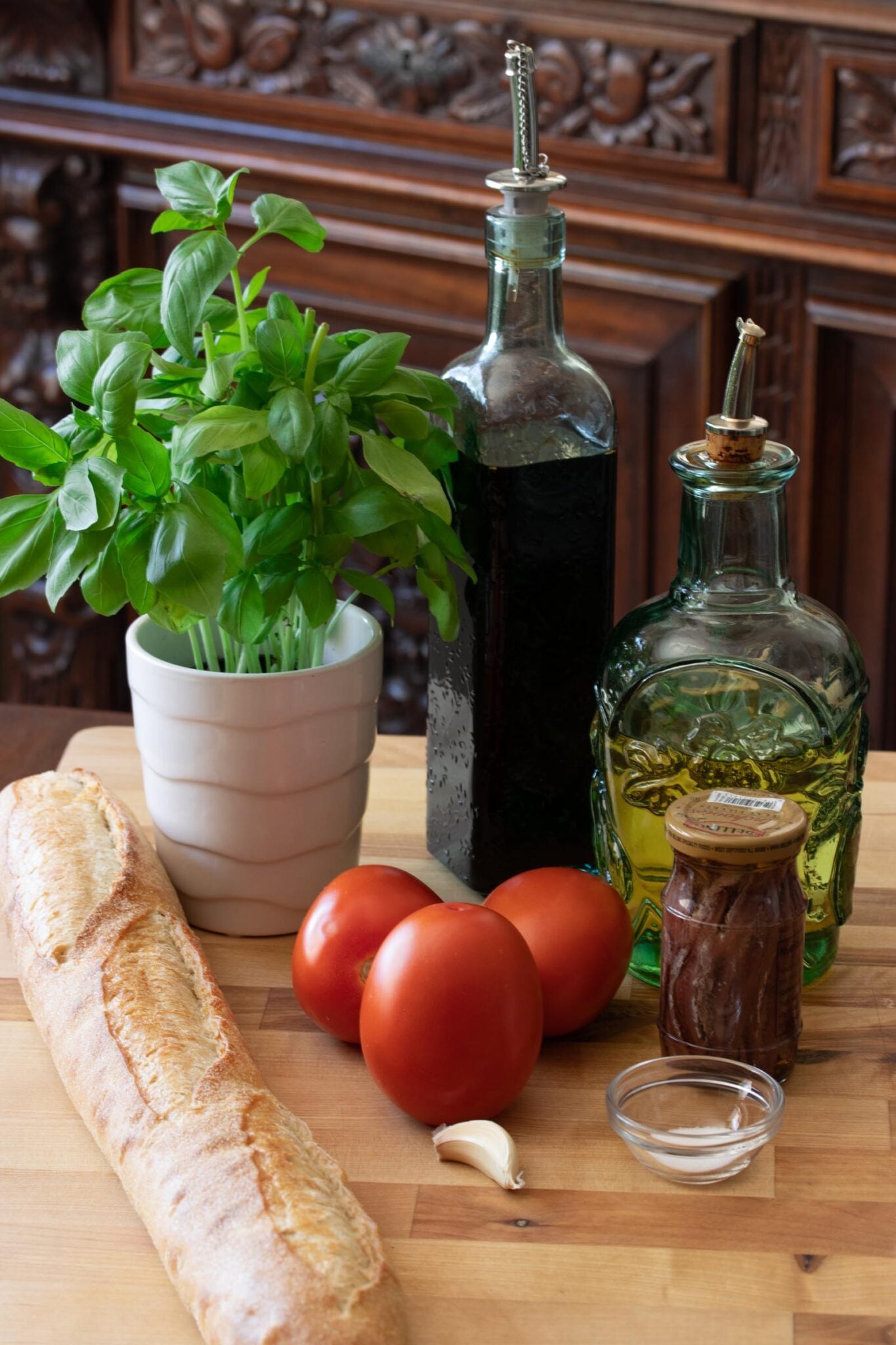 Bruschetta with tomatoes, anchovy and garlic
