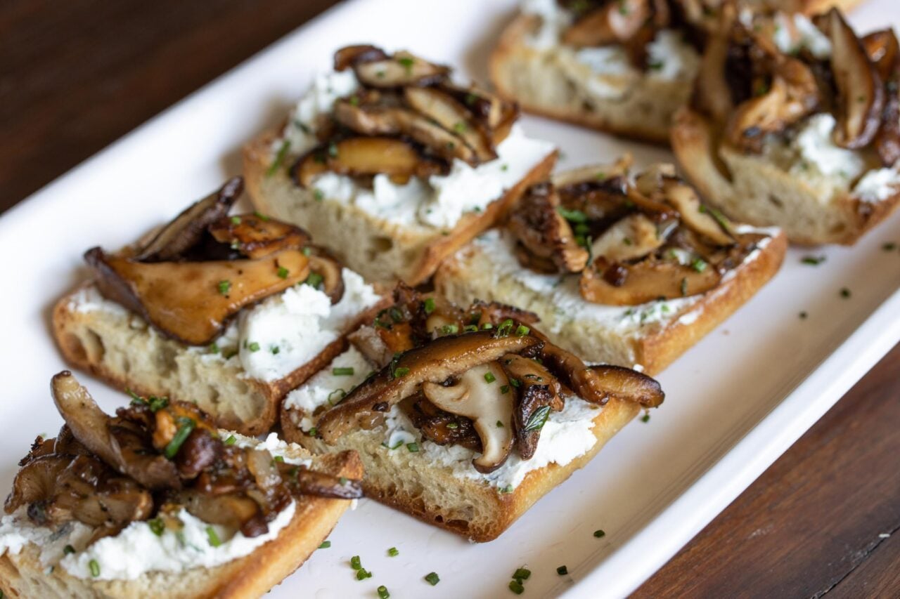 Mushroom and Goat Cheese Toasts Mushroom and Goat Cheese Toasts