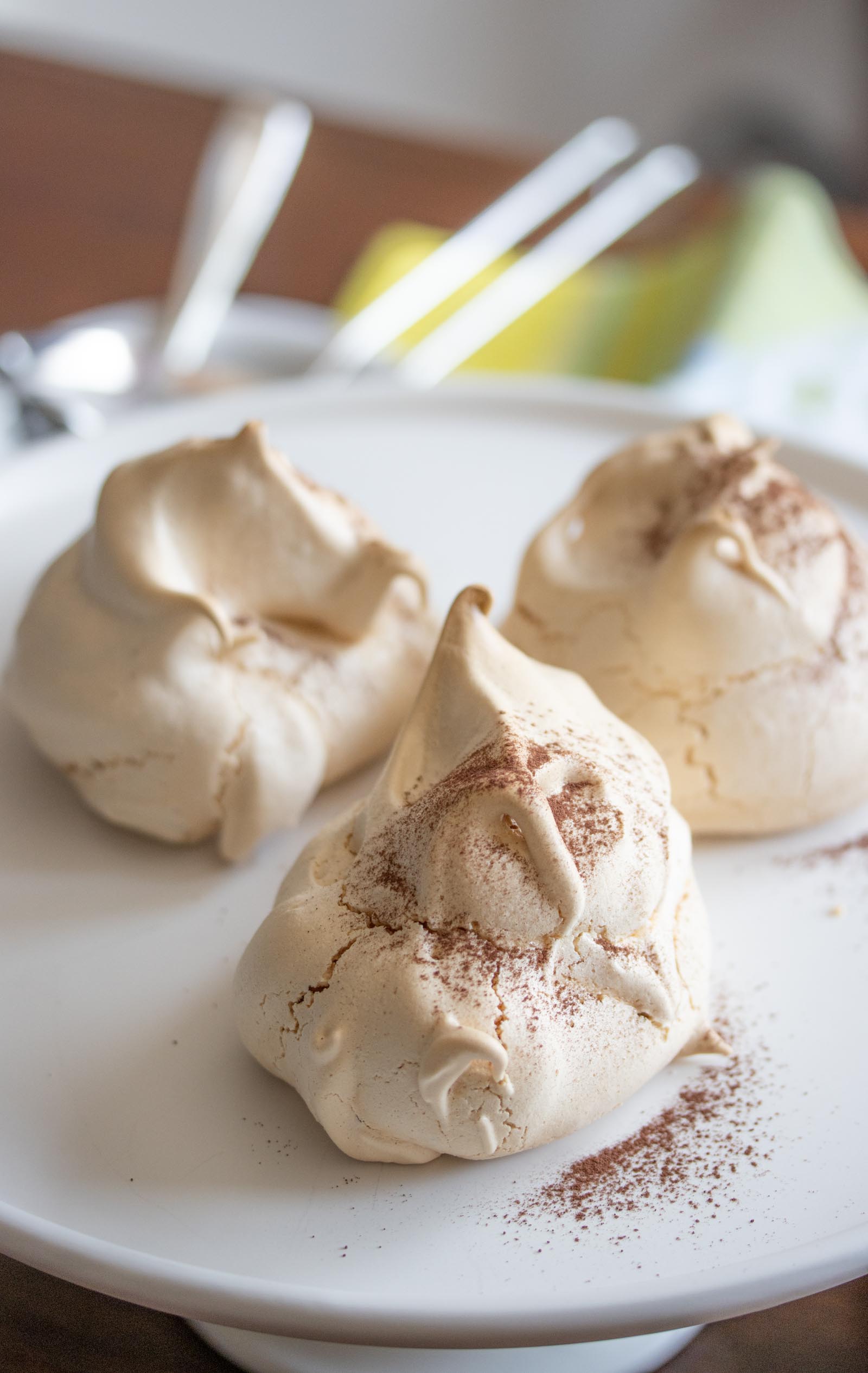 Meringues with Cocoa Powder