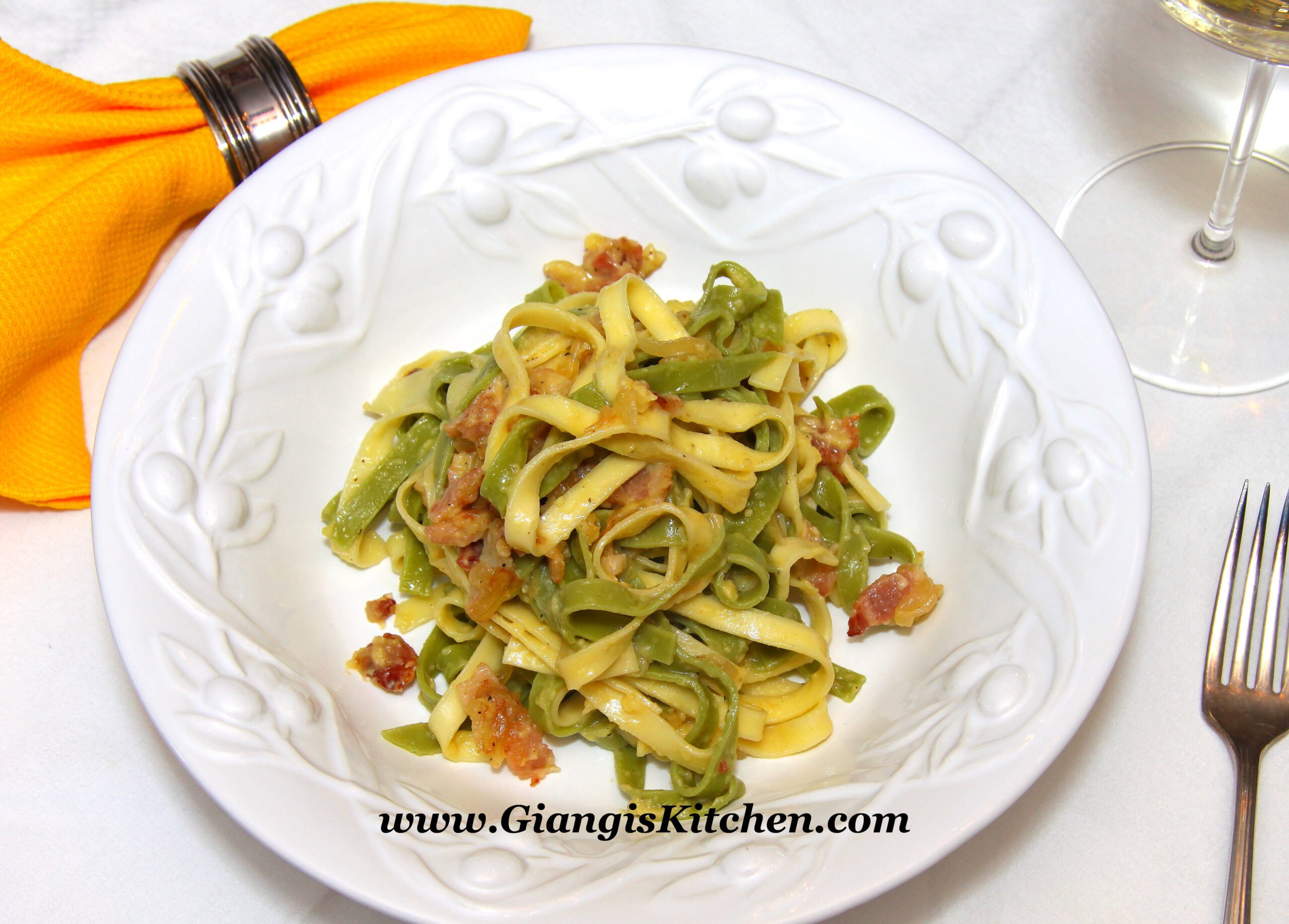 fettuccine paglia e fieno alla carbanara