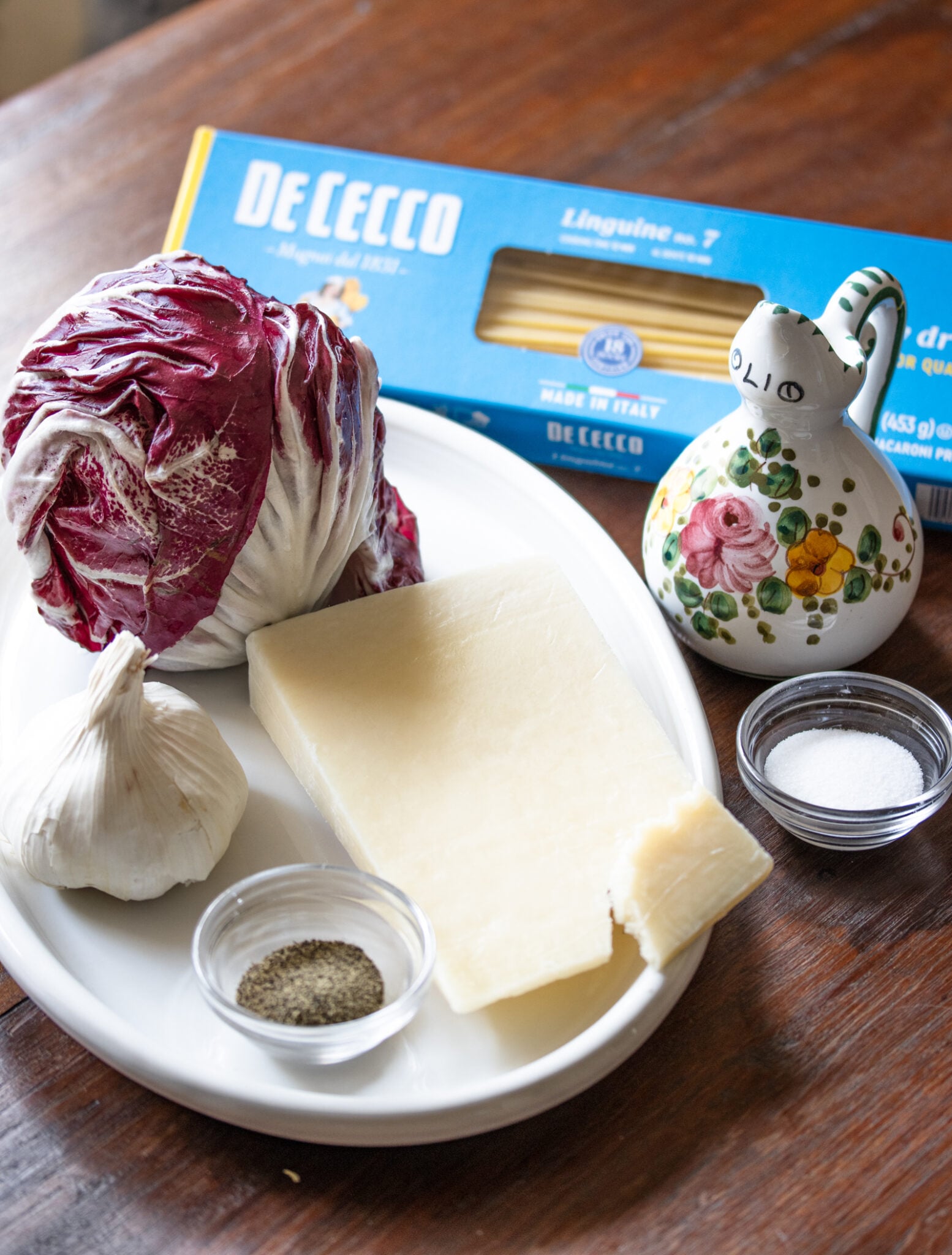 Ingredients needed to make this pasta with radicchio recipe.
