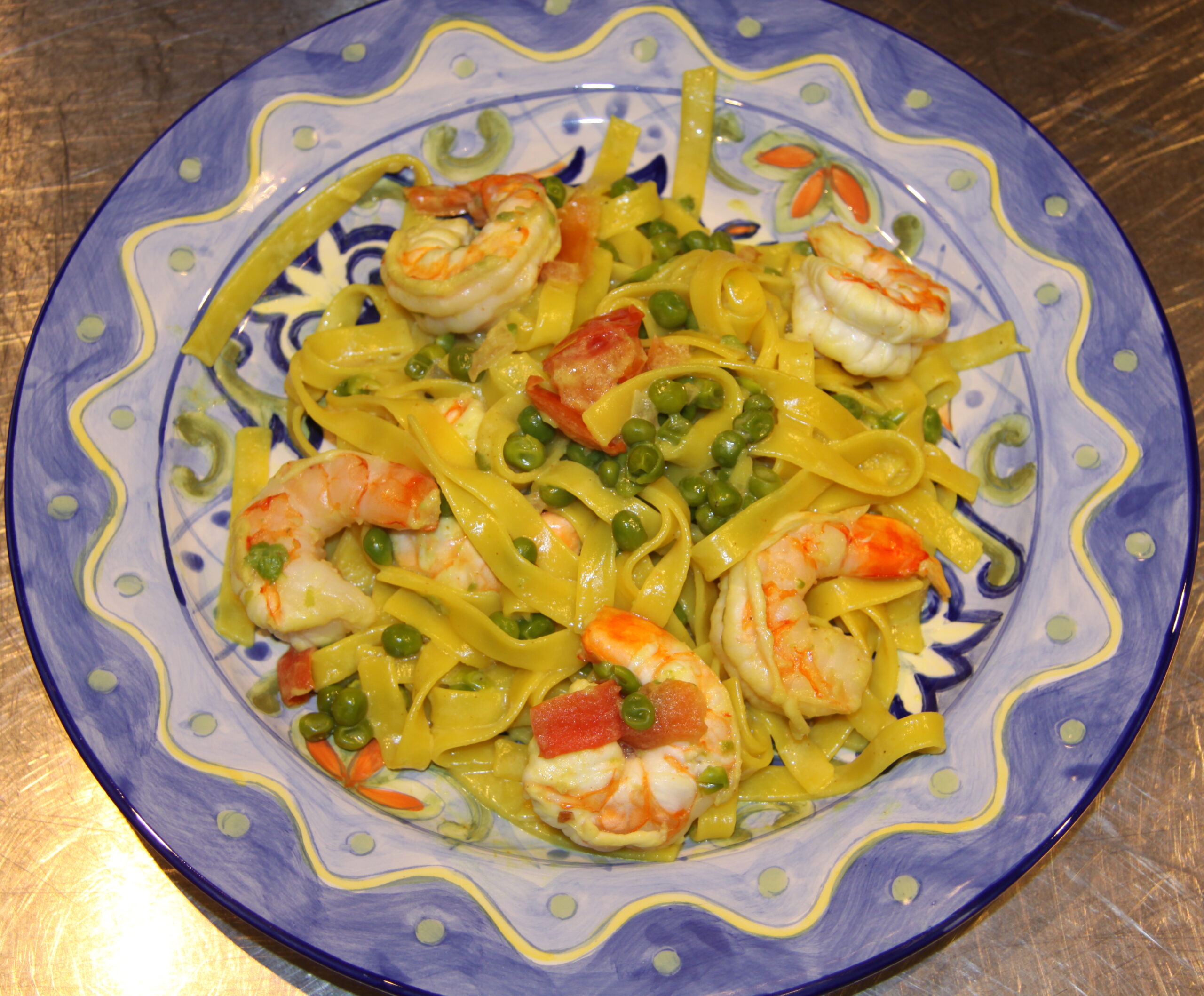 Fettuccine with Prawns, Peas, Tomatoes Cream Sauce