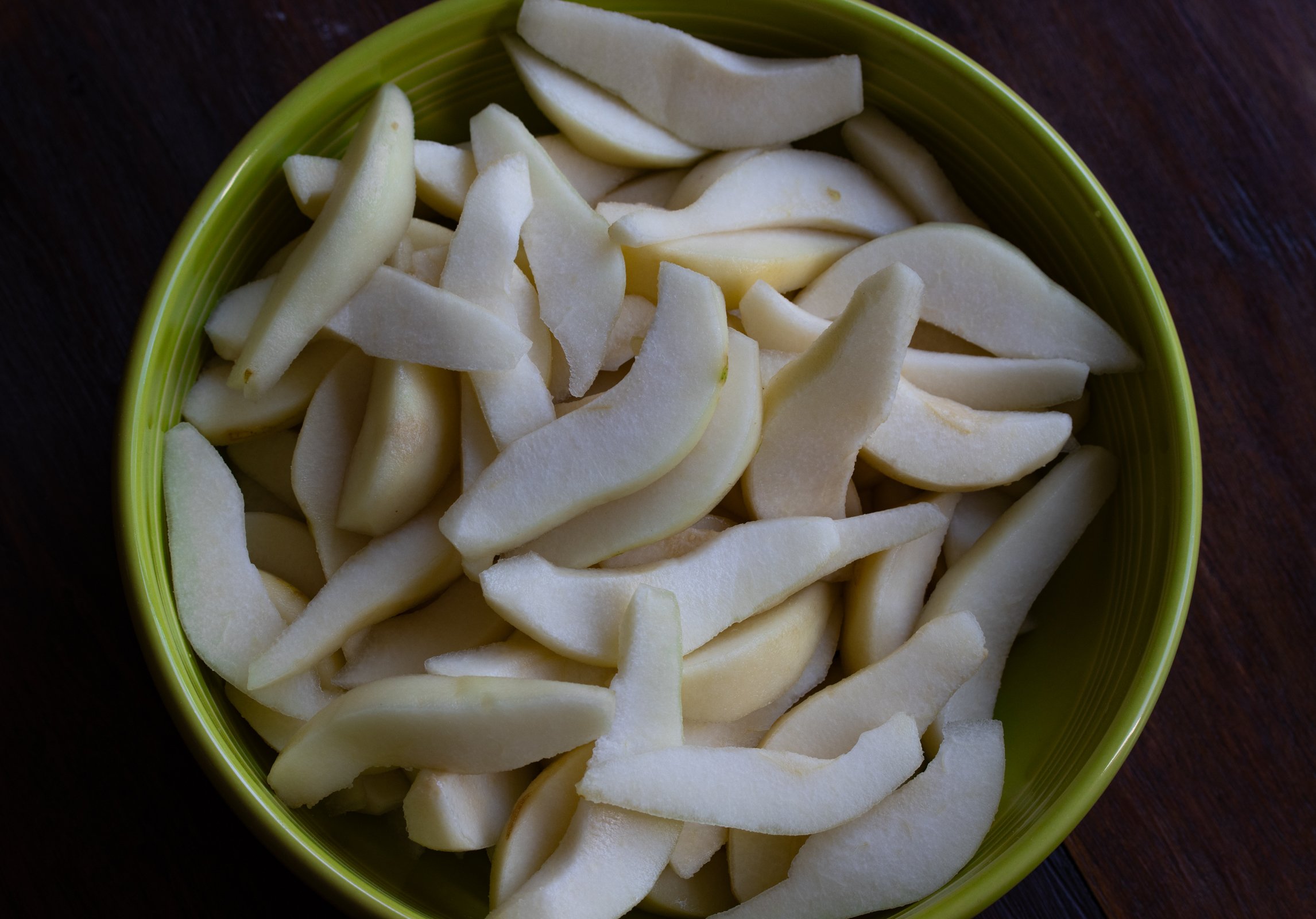 sliced pears