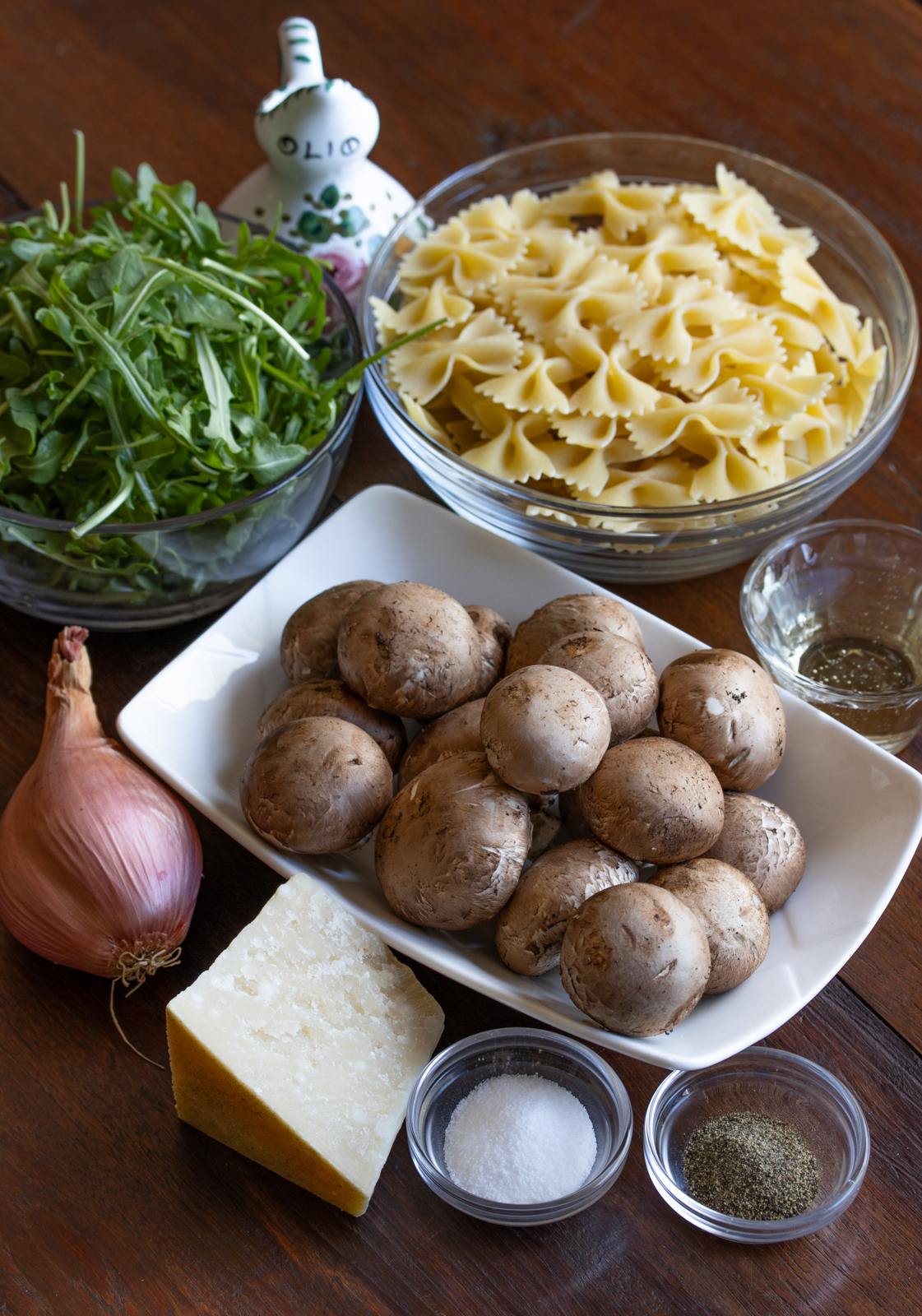 ingredients for creamy mushroom pasta
