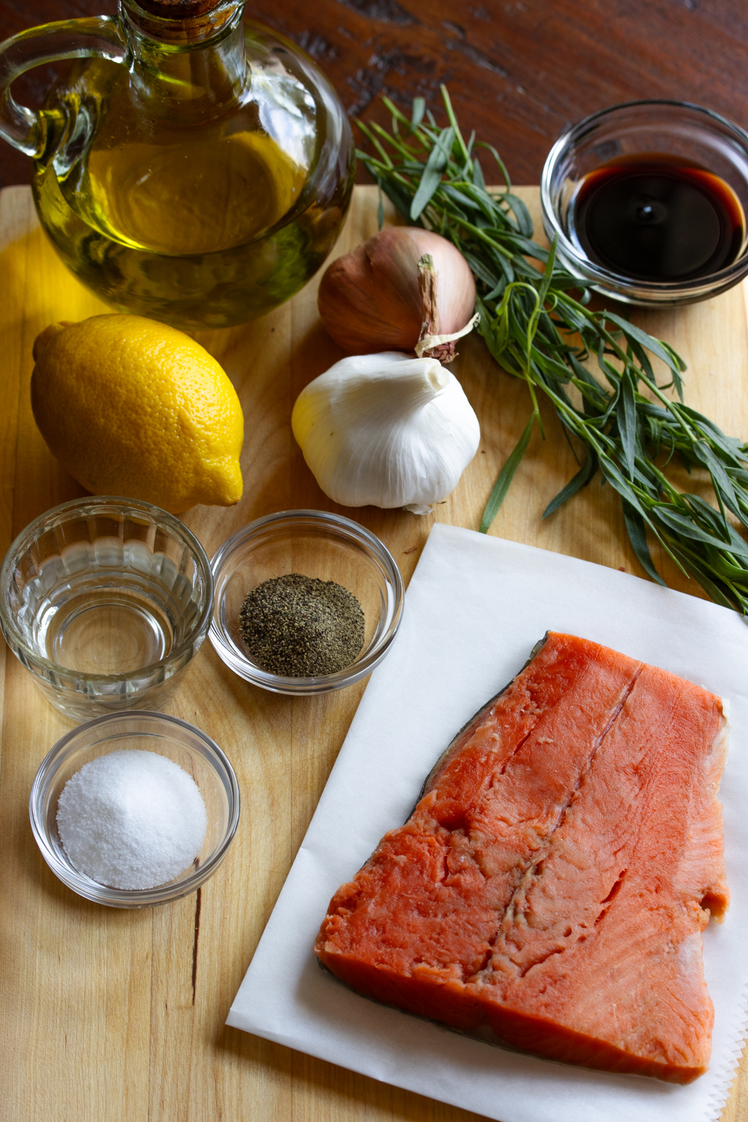 Ingredients needed to make this amazing broiled salmon.