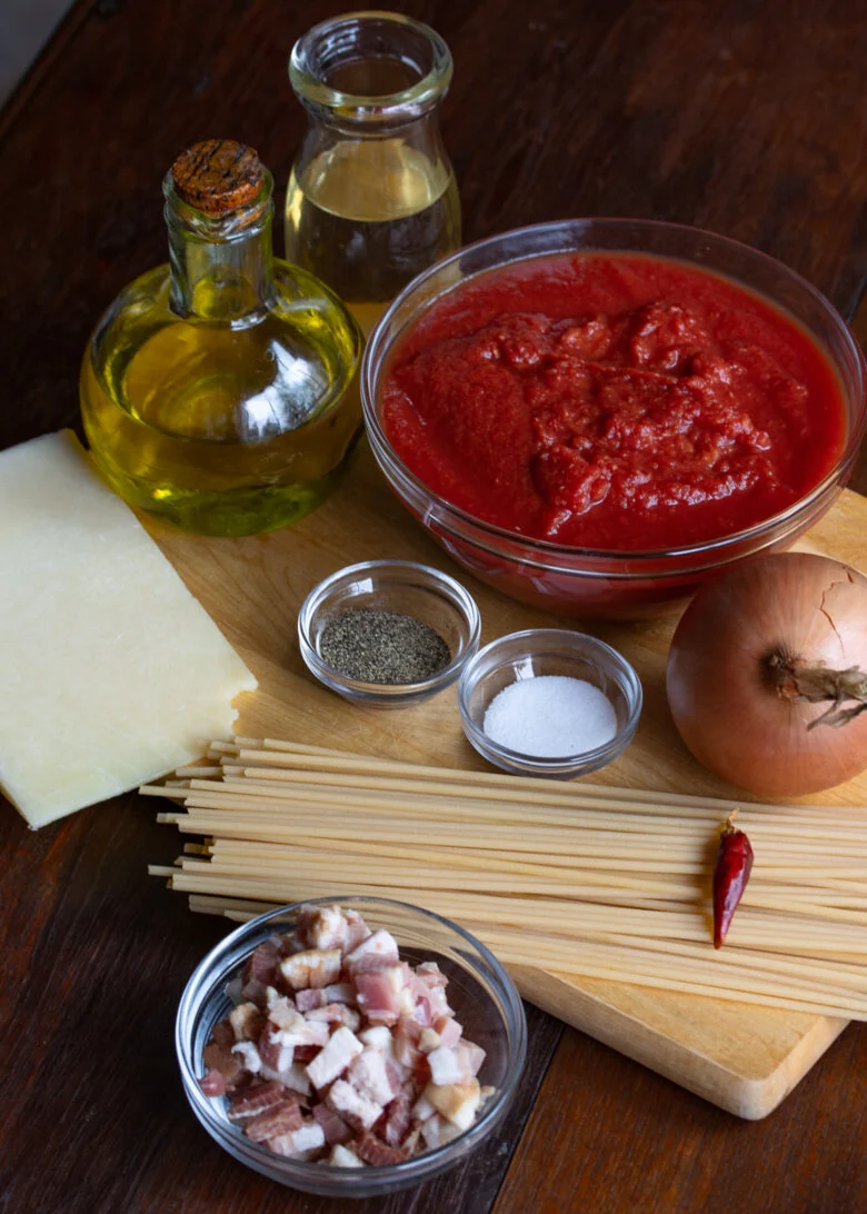 Ingredients used for the Amatriciana pasta.