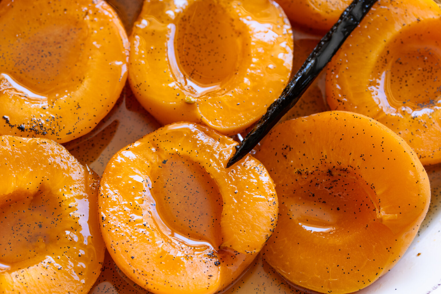 Cooled off poached apricots ready to be enjoyed.