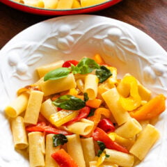 Roasted Bell Pepper Sauce with Garlic, Basil and Pasta