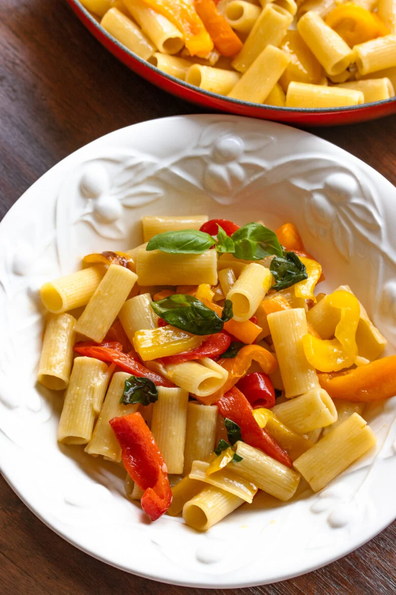 Roasted bell pepper sauce with garlic, basil and pasta.