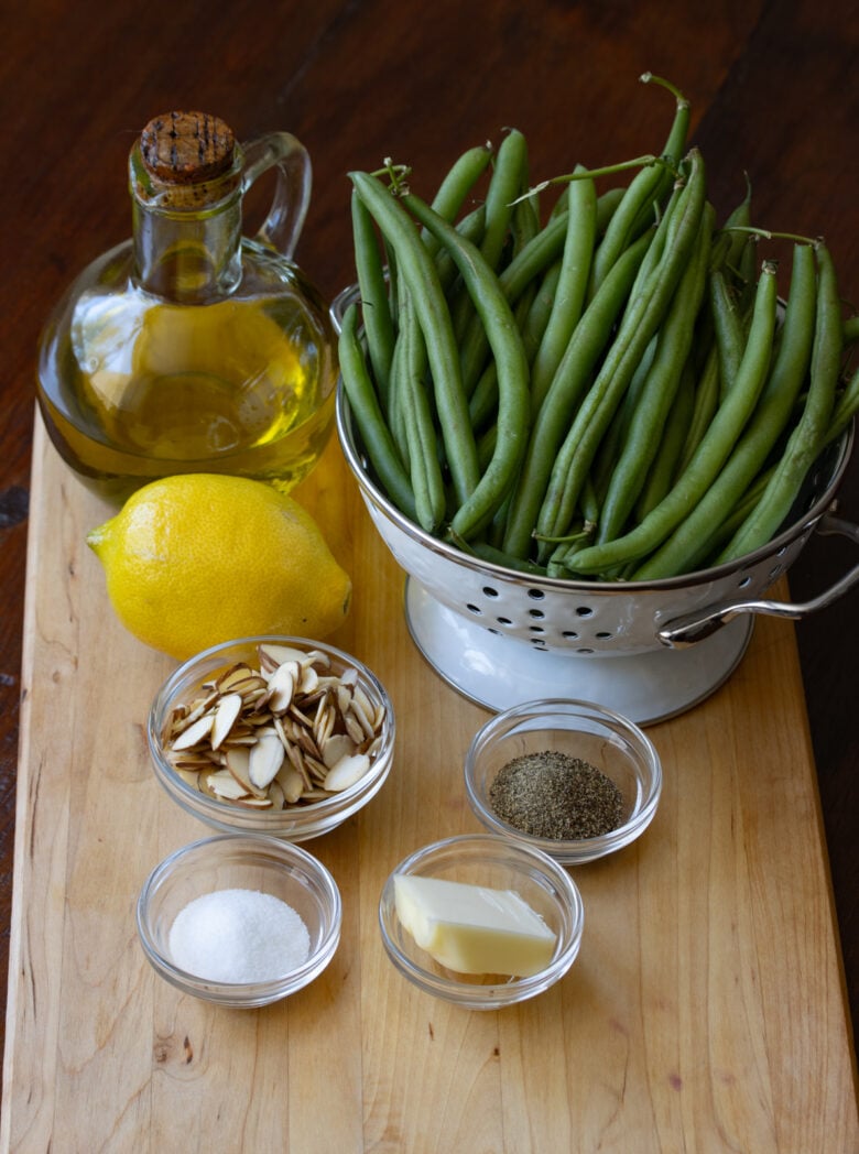Ingredients needed to make this amazing recipe of green beans almondine.
