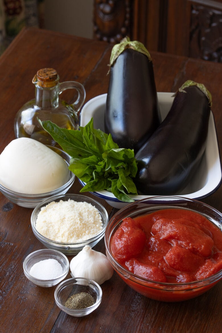 Ingredients needed to create this amazing italian eggplant recipe.